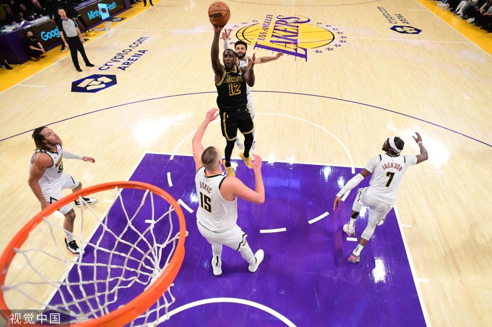 场上的频频 场上的频频