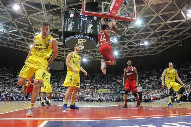 年轻才俊的 年轻才俊的